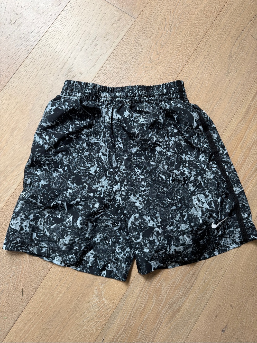 Nike Dri-FIT Boys Gray Black Camo Athletic Shorts Size Medium